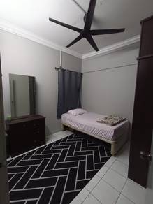 Room in Seri Kembangan, SGR