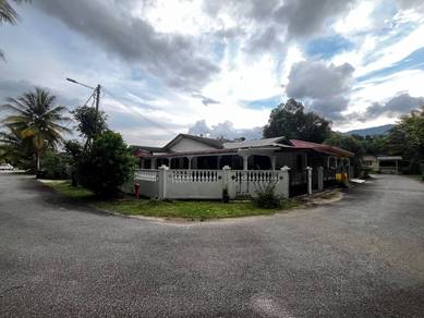 Semi-Detached House For Sale in Sik,KDH