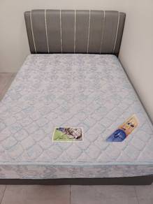 Queen size bed frame and mattress 