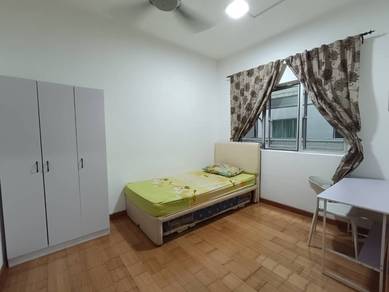 Condominium For Rent in Surian Residences (Mutiara Damansara)