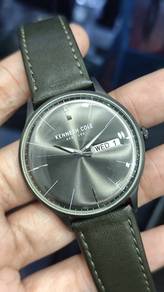 Kenneth Cole Jam like new