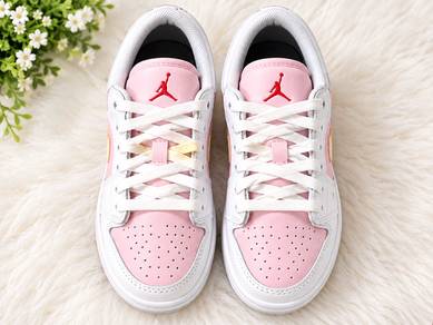 Air Jordon 1 Low GS “Pink Foam/White/Fire Red”