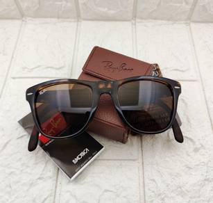 Rayban wayfarer folding