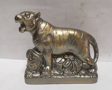 Japanese Zodiac New Year of TIGER Figurine Fuku Ri