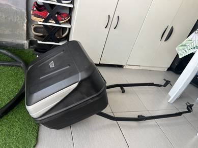 nvx V1 givi heavy duty rack + givi box