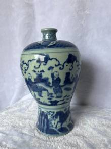 Chinese Blue and White "Meiping" Style Porcelain