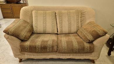 Comfortable 2-Seater Sofa – (Negotiable)
