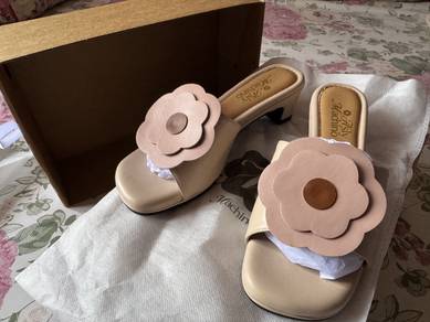 Asly Machino Hana Fleur Heels