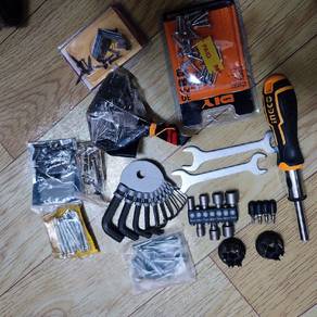 Screwdriver Set Termasuk Paku Screw Spanar
