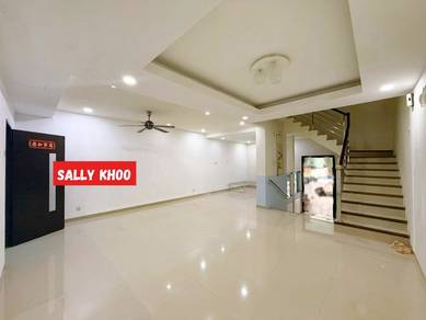 3-storey Terraced House For Sale in Jelutong,PNG