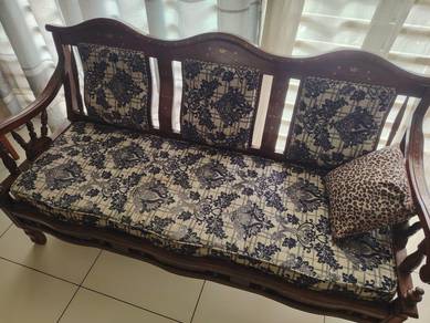 Pakistani 3+1+1 Mahogany Sofa Set