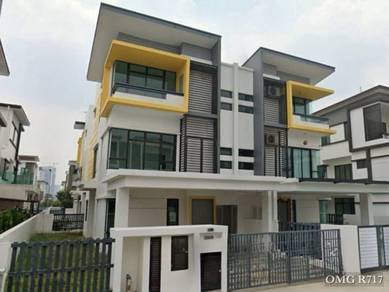 Semi-Detached House For Sale in Setia Alam,SGR