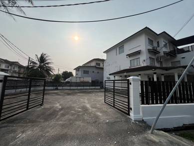 Townhouse For Sale in Batu Berendam,MLK