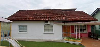 Bungalow House For Sale in Klebang,MLK