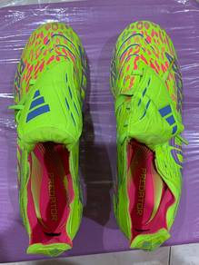 99% New Adidas Predator