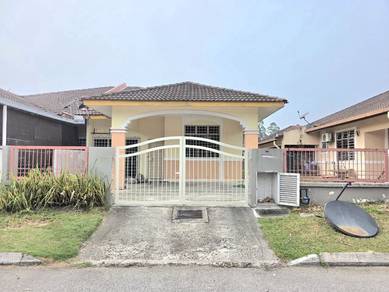 Semi-Detached House For Sale in Sepang,SGR
