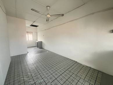 Flat For Rent in SS 13 Flat