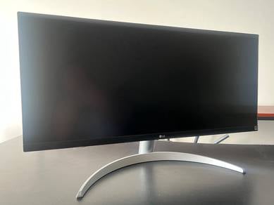 LG 29-inch widescreen monitor Type-C port