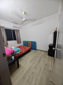 Room in Tanjong Tokong, PNG