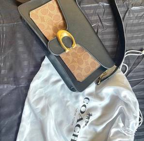 Coach Beat Shoulder Bag (Signature Canvas)