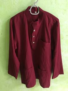 Baju melayu maroon como crepe.