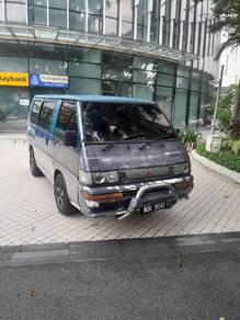 Mitsubishi Delica L300 in Jalan Kuching, KUL