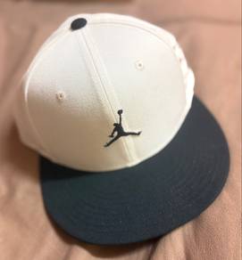 Topi Flat Cap Nike Jordan - White Beige