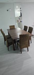 Solid wood extendable table with 6 Ratan chairs