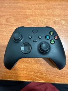Xbox controller with rechargeable battery