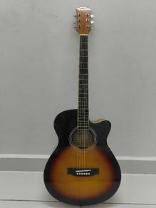 gitar acoustic ingin dijual 
