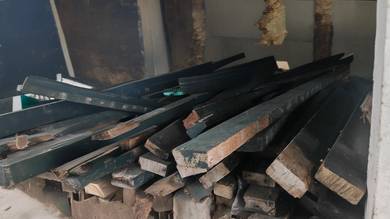 Kayu dem gelagar tahan lasak jenis keras