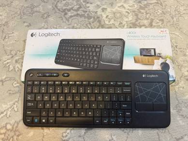 Logitech K400r Keyboard with Trackpad