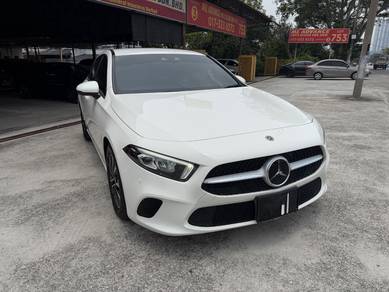 Mercedes Benz A180 A180 STYLE HATCHBACK in Kajang, SGR