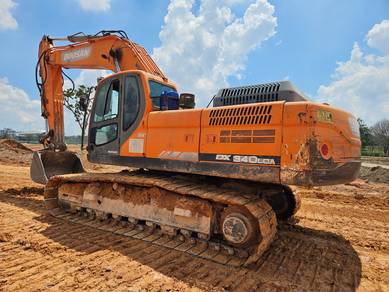 Doosan DX340 LCA-K excavator free BMW