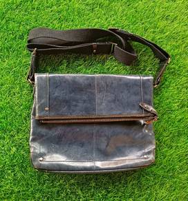 Kiefer Neu Original leather sling bag