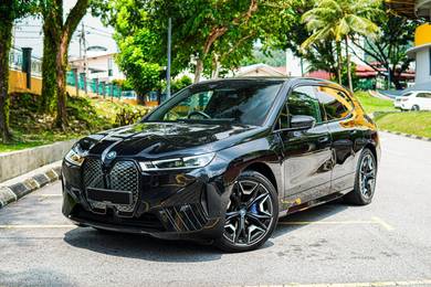 BMW iX xDRIVE40 SPORT in Desa Petaling, KUL