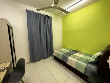 Room in Setia Alam, SGR
