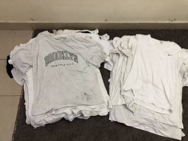 white tee skoda ekor