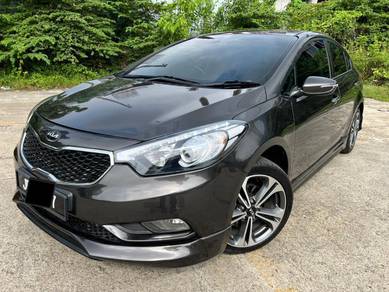 Kia Cerato YD in KLCC, KUL