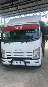 isuzu 16.6ft yr make 2016