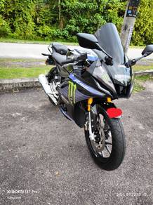 Yamaha R15