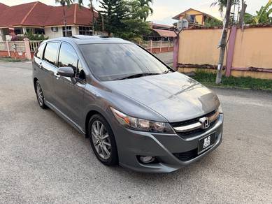 Honda Stream i-VTEC RSZ in Kubang Kerian, KTN