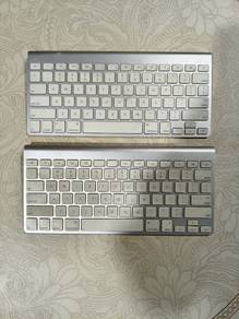 Apple A1314 Wireless Keyboard.