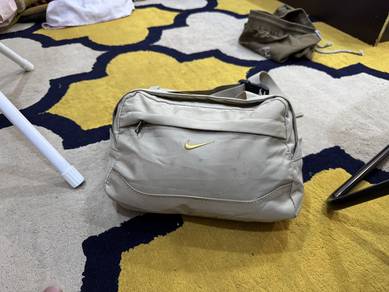 nike porch bag