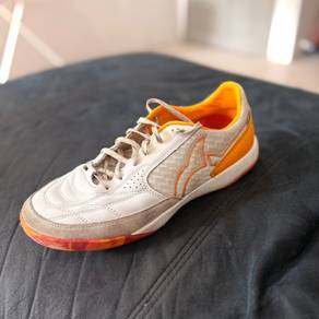 Ortuseight Jogosala futsal shoes