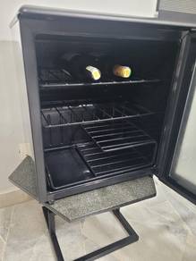 wine chiller (14 bottles)