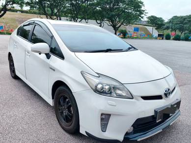 Toyota Prius LUXURY (HYBRID) in Johor Bahru, JHR