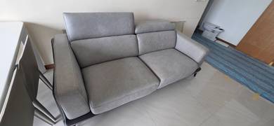 3-Seater Modern Sofa with Adjustable Headrest