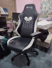 Secretlab TITAN Deadmau5 Edition Gaming Chair