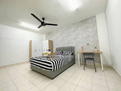 Room in Mutiara Damansara, SGR